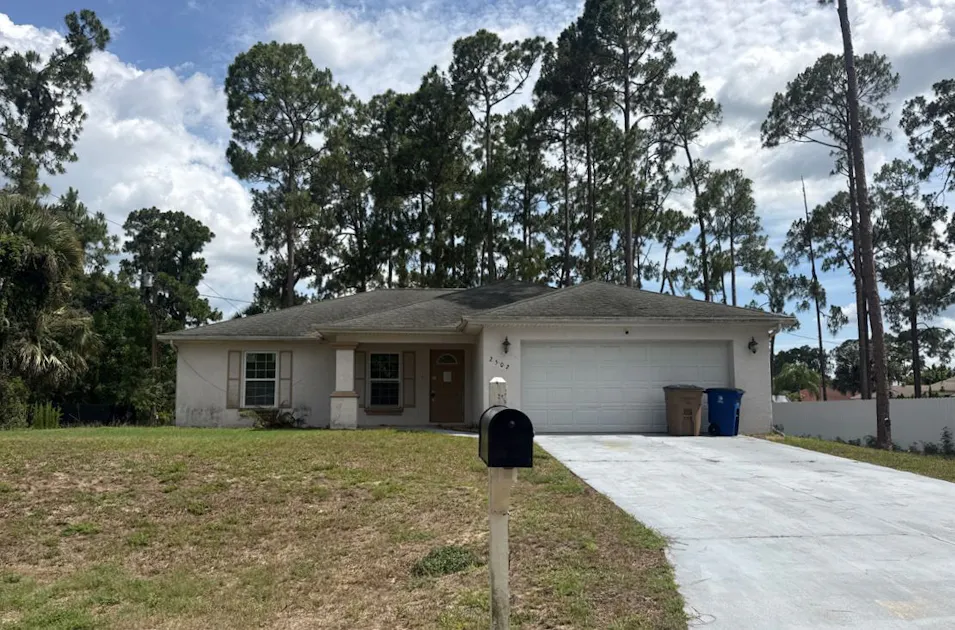2502 E 3rd St Lehigh Acres, FL 33936, Lee County
