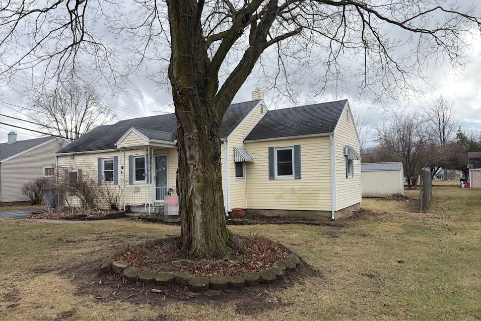 605 W Buckingham Dr Marion, IN 46952-2025, Grant County