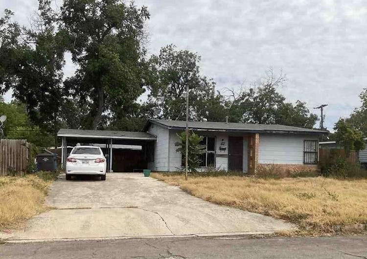 4335 Spring Oak Drive San Antonio, TX 78219, Bexar County