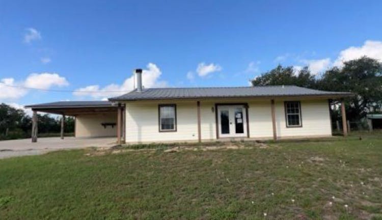 7879 Chestnut Rd Normanna, TX 78142, Bee County