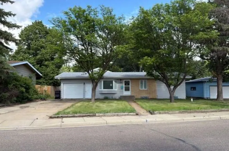 1060 4th Ave E Dickinson, ND 58601, Stark County