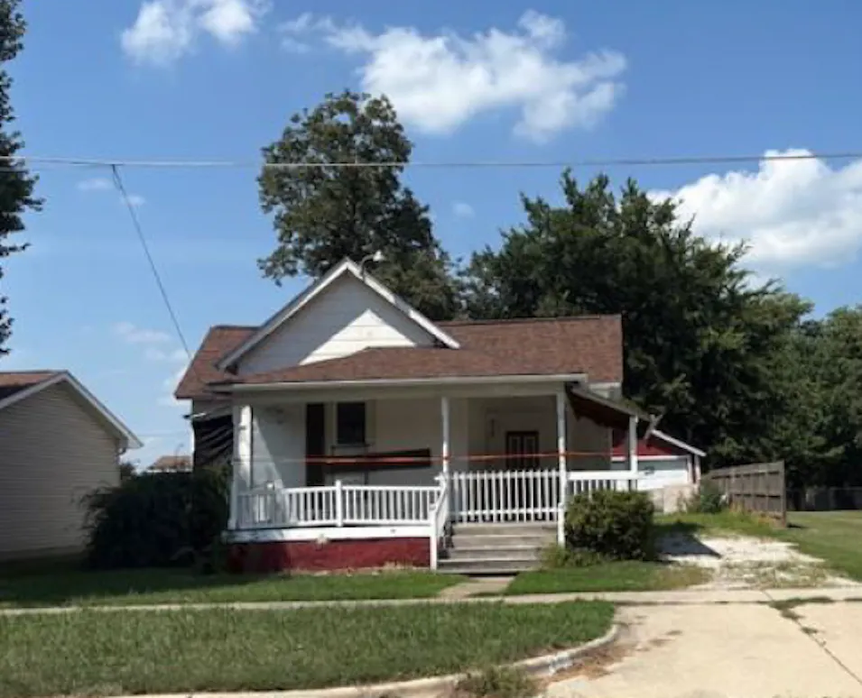 2512 Dewitt Ave Mattoon, IL 61938, Coles County