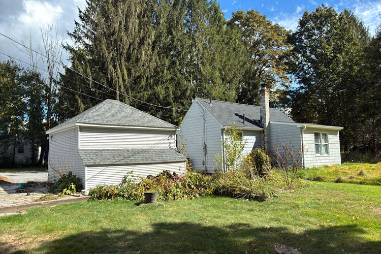 169 Central Ave Scituate, RI 02857, Providence County