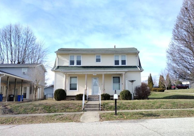 2003 F St Bedford, IN 47421-4632, Lawrence County