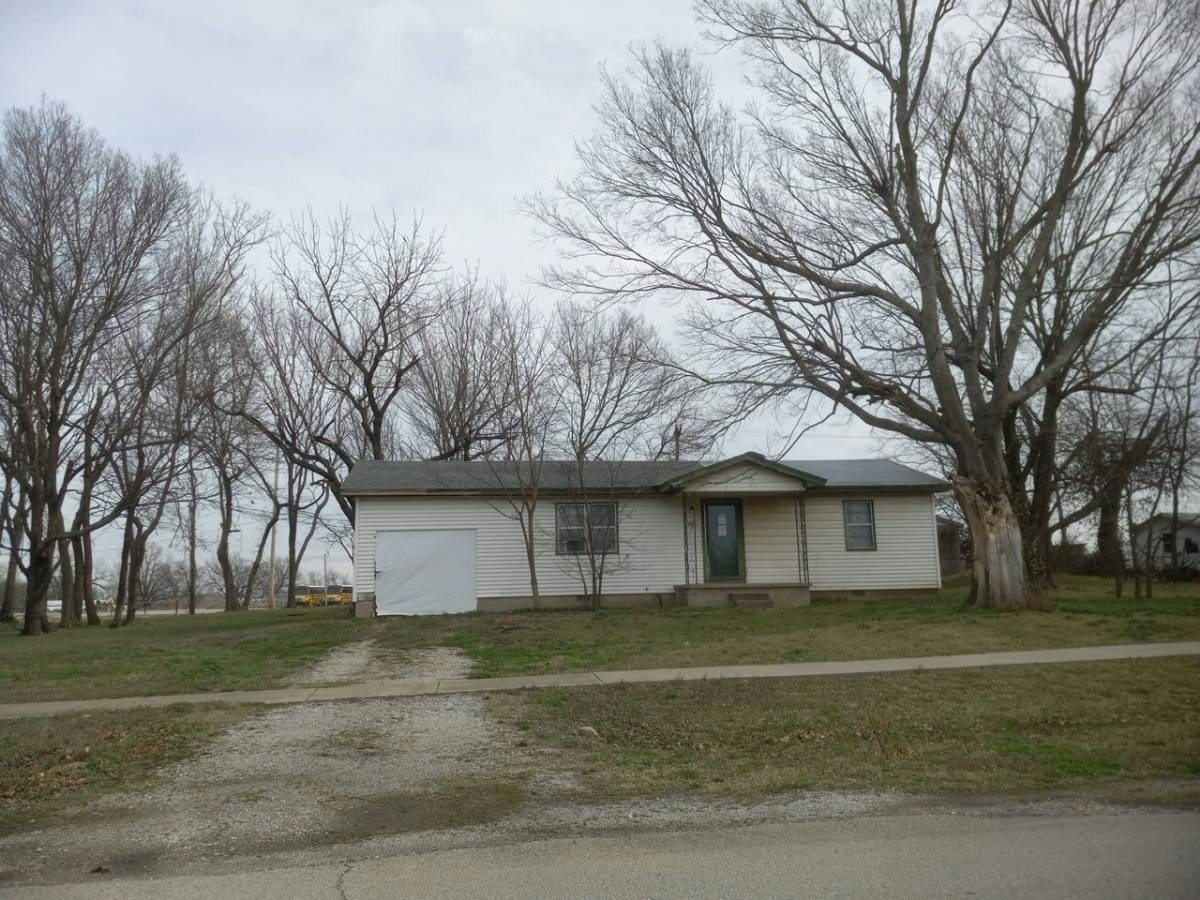 4th St, Ramona, OK 74061