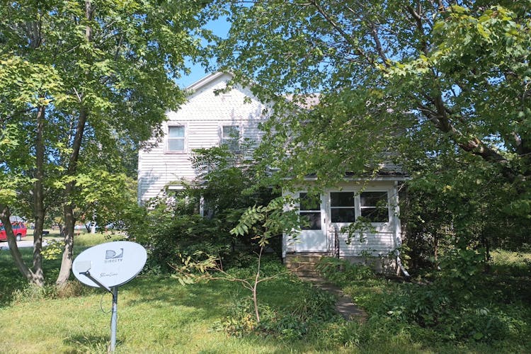 1102 E Rocksylvania Ave Iowa Falls, IA 50126, Hardin County