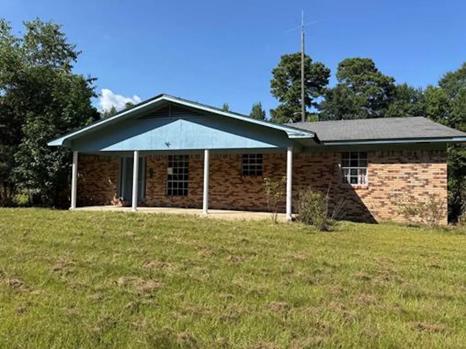 2172 Airport Loop Homer, LA 71040, Claiborne County