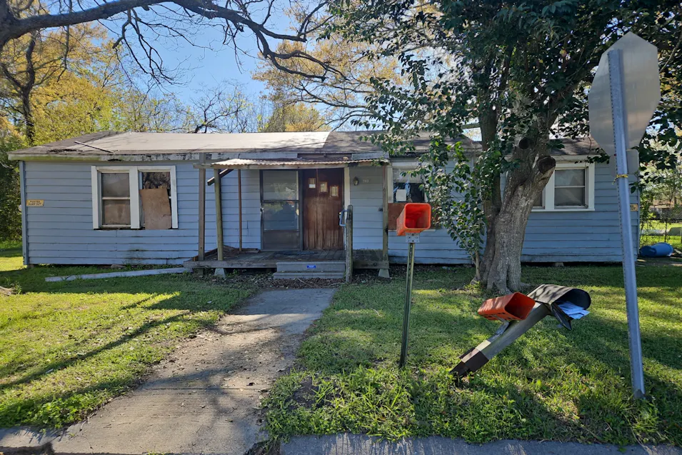 701 Breaux Aly New Iberia, LA 70560, Iberia County