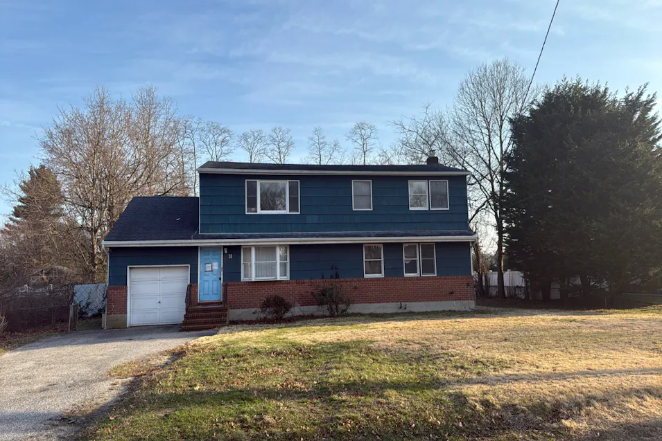 38 W Tamarack St Islip, NY 11751, Suffolk County