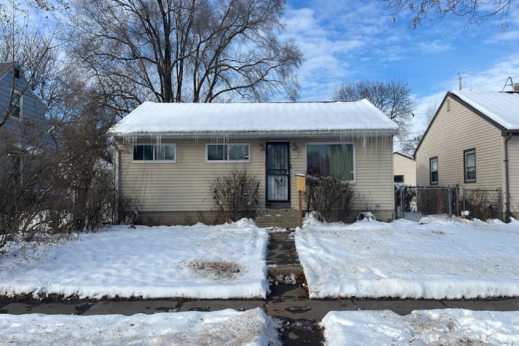 7934 W Grantosa Dr Milwaukee, WI 53218, Milwaukee County