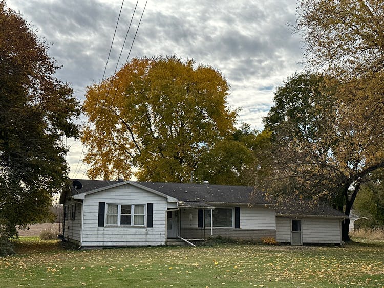 1847 Oakwood Ave Adrian, MI 49221, Lenawee County