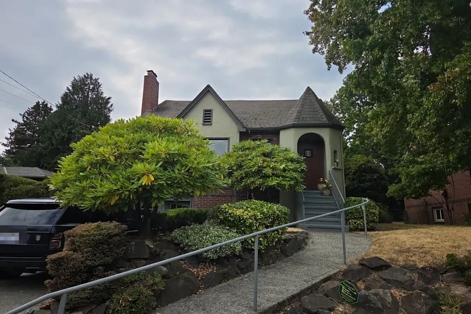 7511 8th Avenue N.W. Seattle, WA 98117, King County