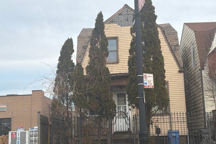 3950 West Montrose Avenue Chicago, IL 60618, Cook County