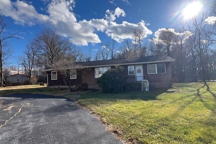 207 Scotch Pine Rd Dillsburg, PA 17019, York County