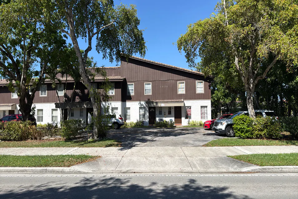 3920 Woodside Drive Unit 14 Coral Springs, FL 33065, Broward County