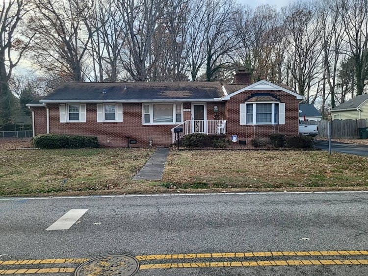 705 Woods Road Newport News, VA 23601, Newport News City County