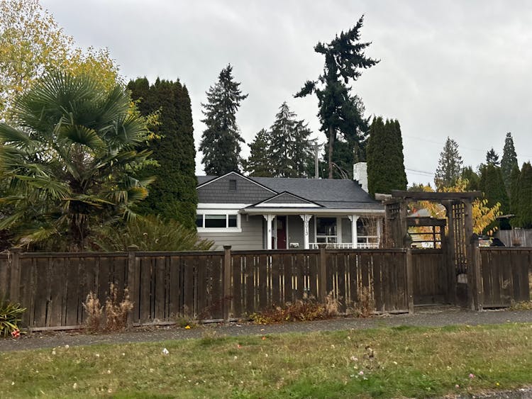 10013 34th Ave SW Seattle, WA 98146, King County