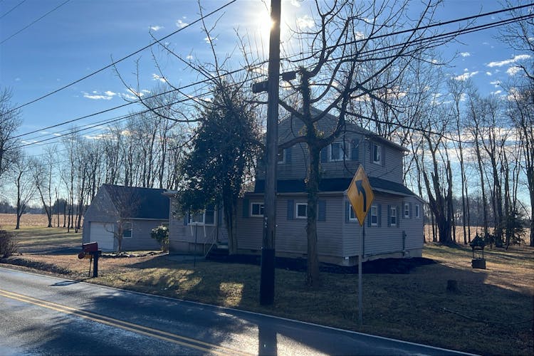 814 Dolington Rd Newtown, PA 18940, Bucks County