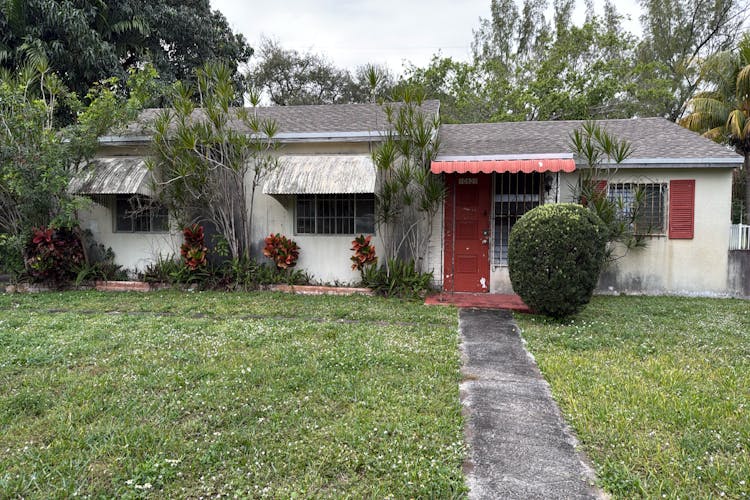 10820 Peachtree Dr Miami, FL 33161, Miami-Dade County