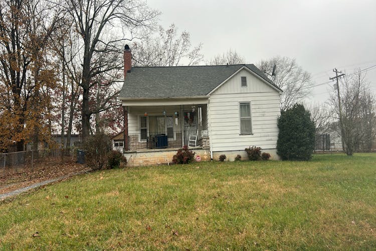 214 37th Street Southwest Hickory, NC 28602, Burke County