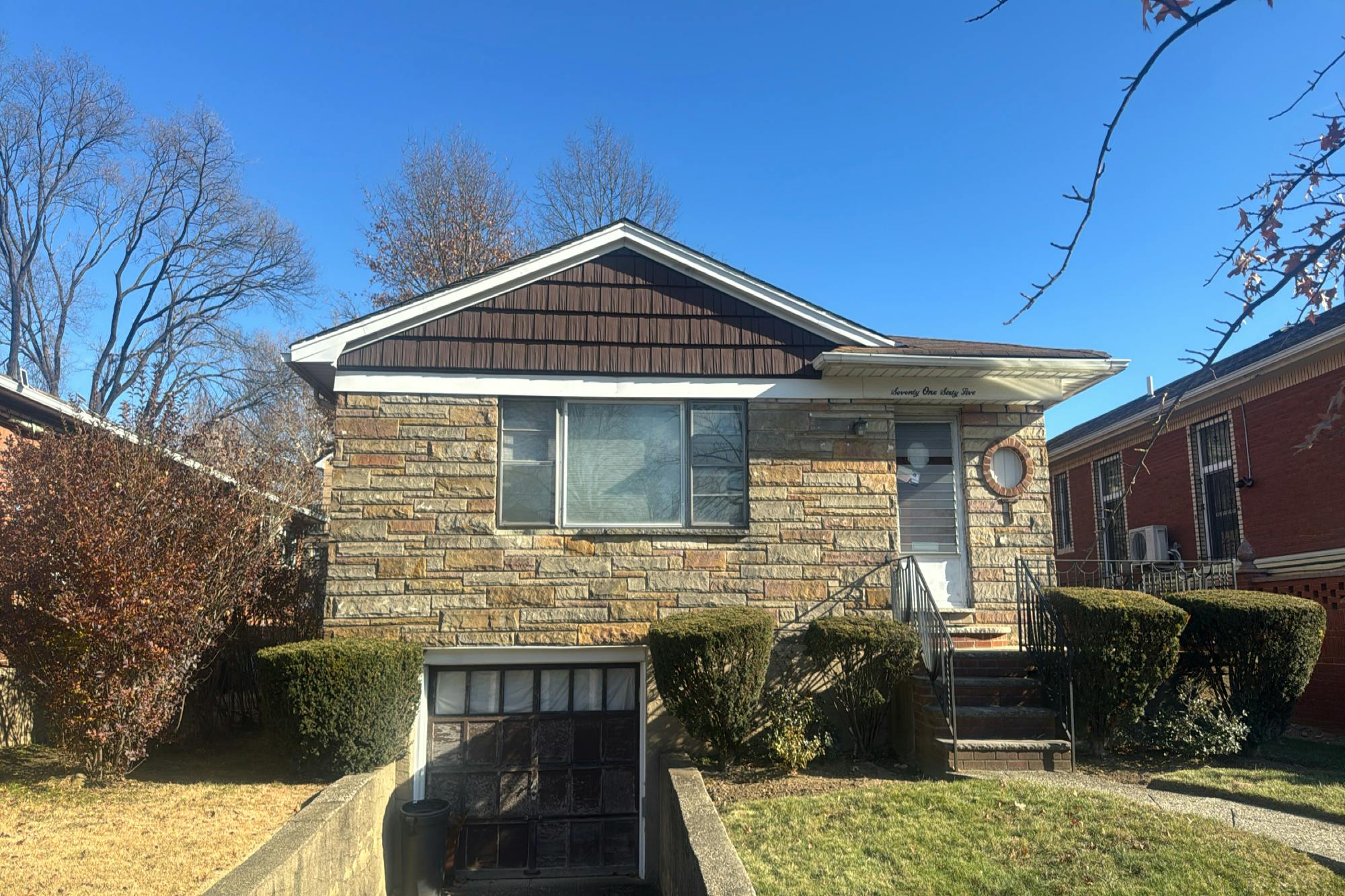 169th St, Fresh Meadows, NY 11365