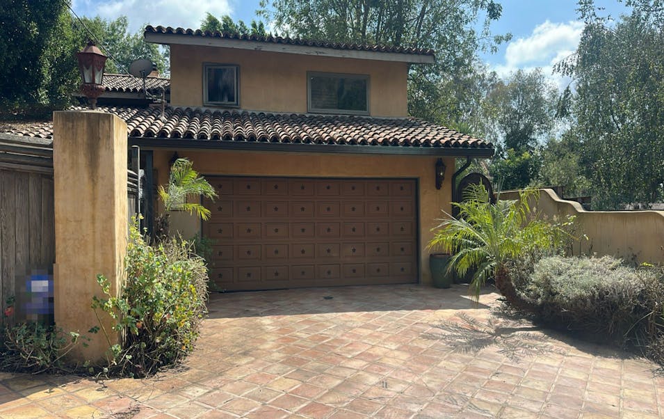 2695 La Cuesta Dr Los Angeles, CA 90046, Los Angeles County