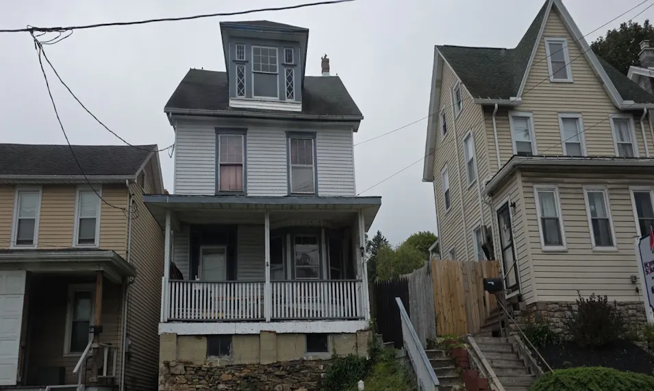 130 Mauch Chunk St Lehighton, PA 18235, Carbon County