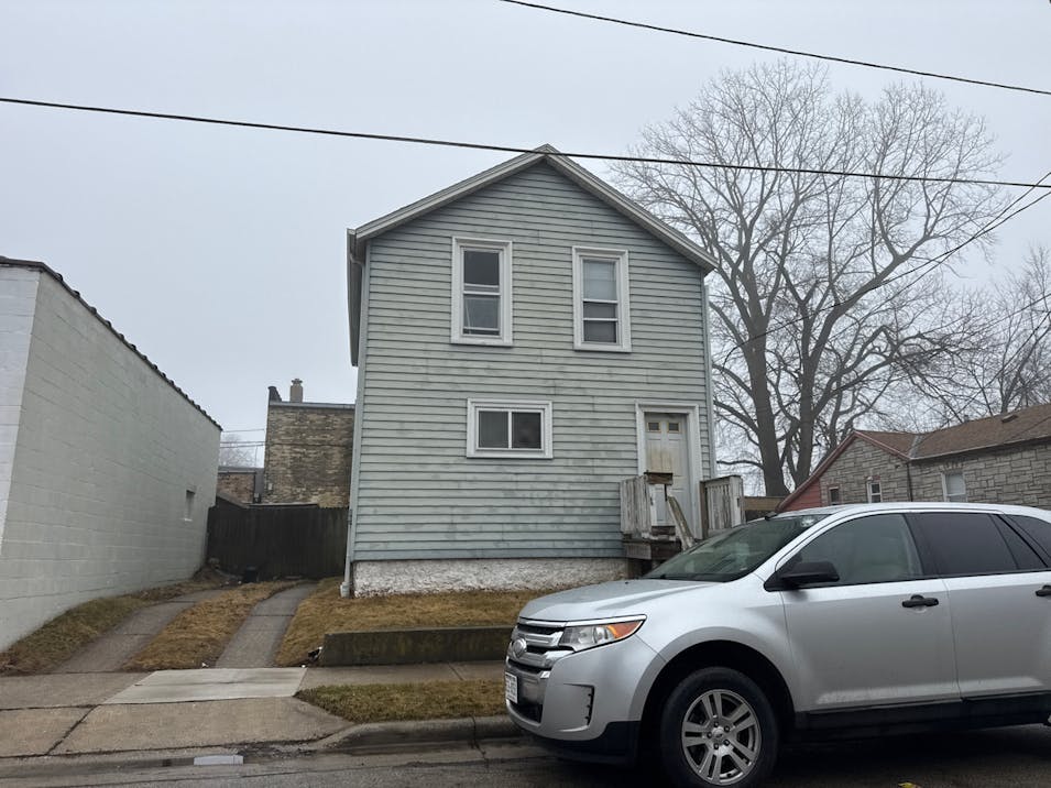 1245 Superior St Racine, WI 53404, Racine County