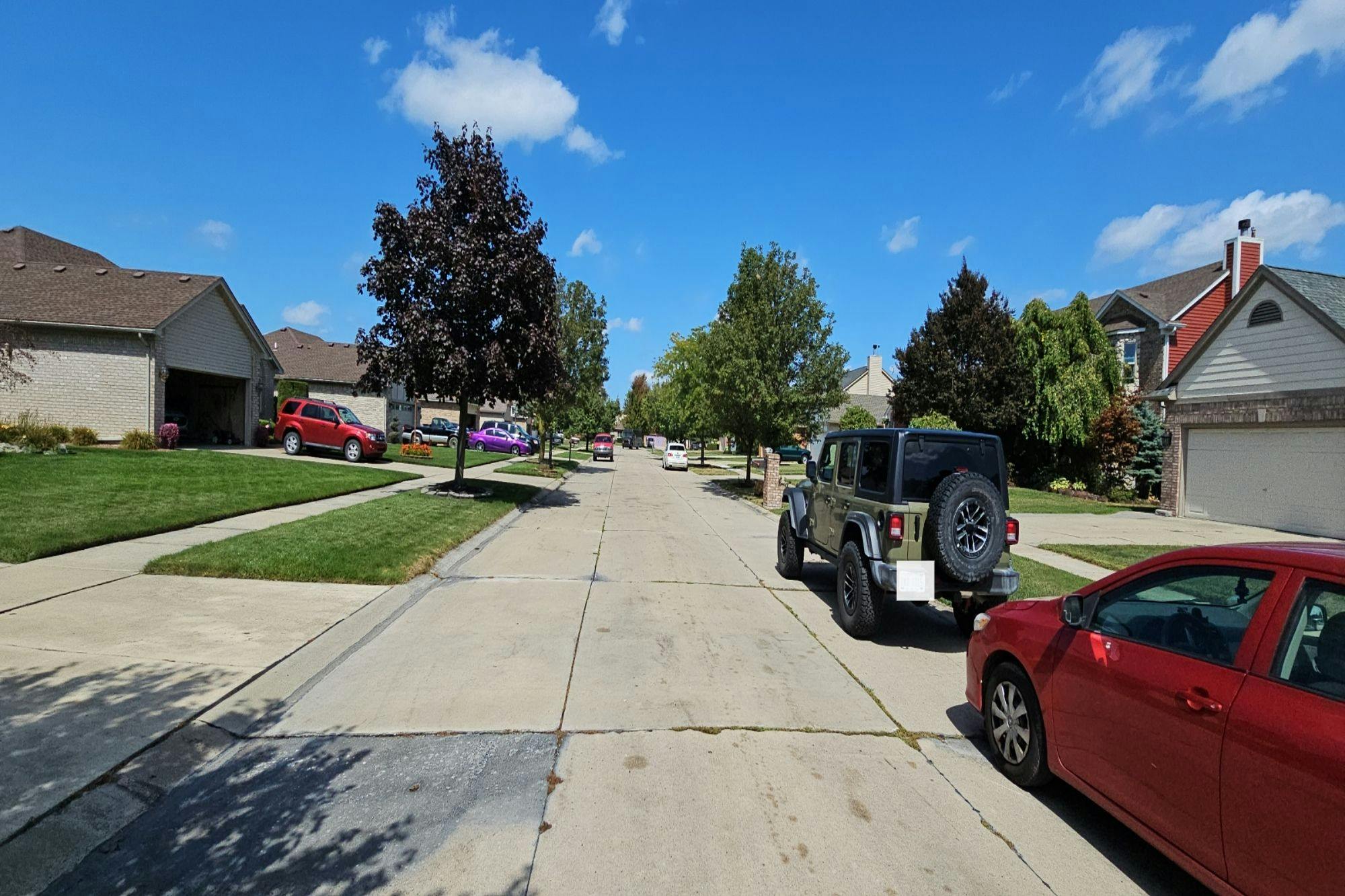 Hillsboro Dr, Chesterfield, MI 48051