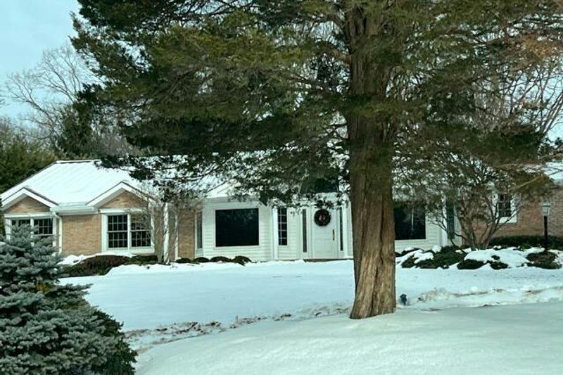 Northwood Ct, Woodbury, NY 11797