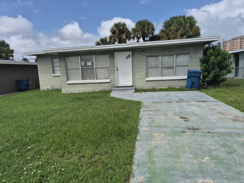 115 Ogden Blvd