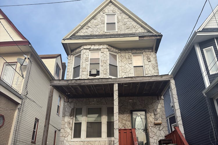 7 Wegman Ct Jersey City, NJ 07305, Hudson County