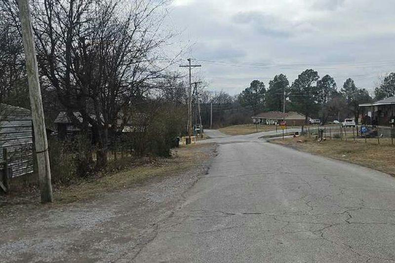 Lee Ave, Tahlequah, OK 74464