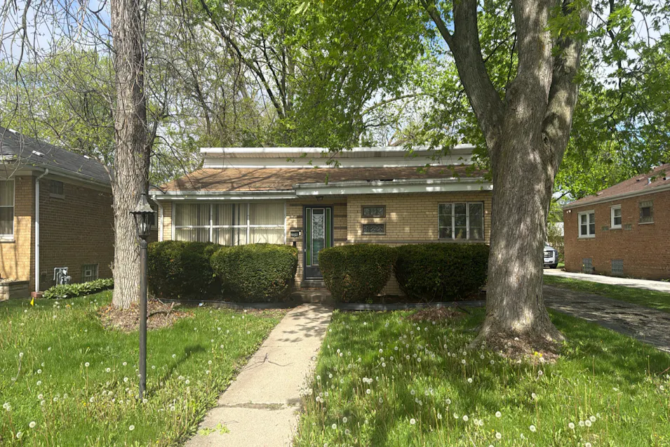 15540 Champlain St South Holland, IL 60473, Cook County