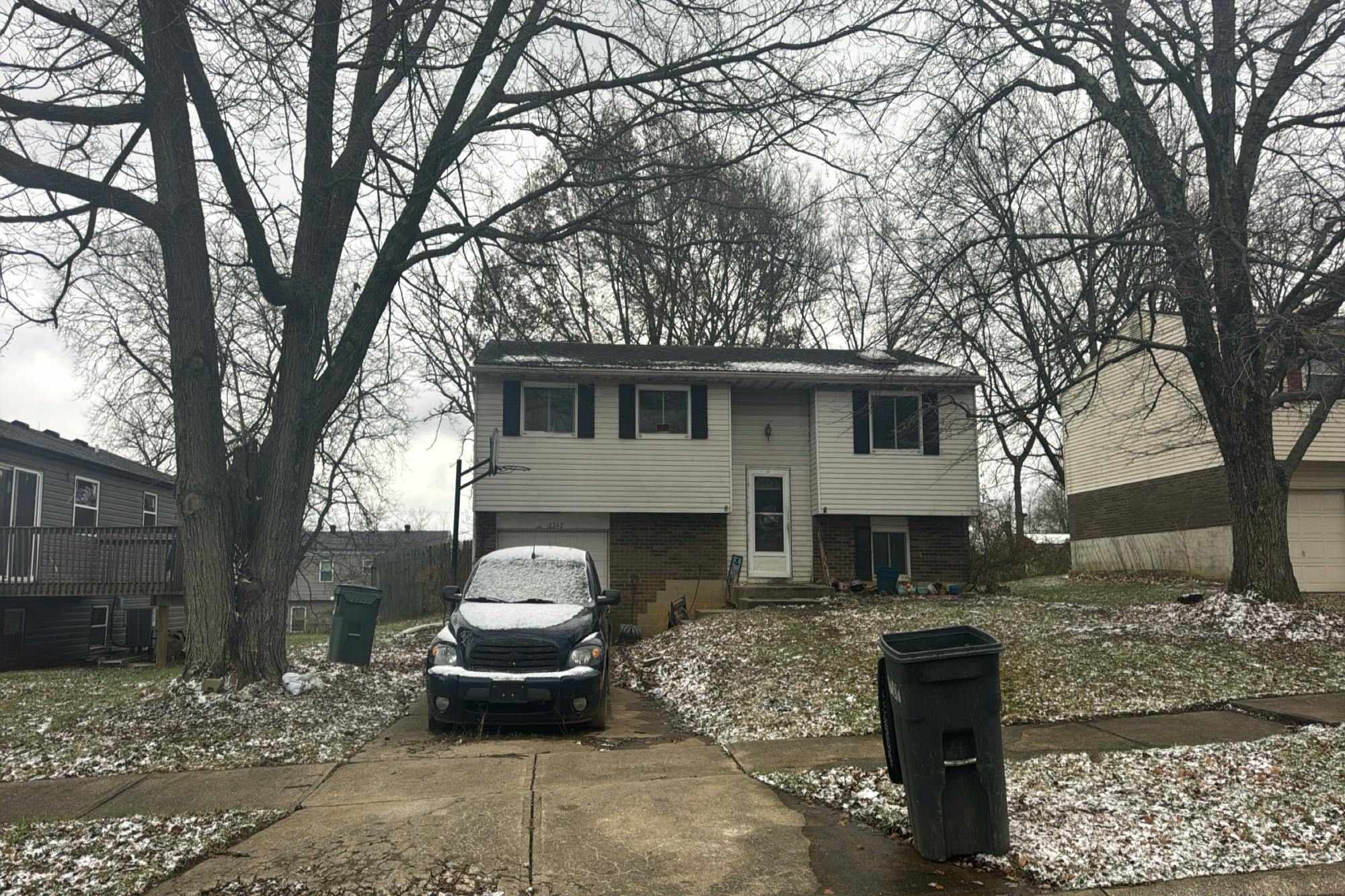 Springknob Ct, Cincinnati, OH 45251