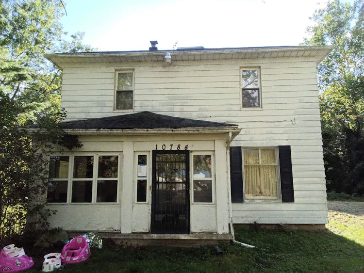 10784 S Meridian Rd Clarklake, MI 49234, Jackson County