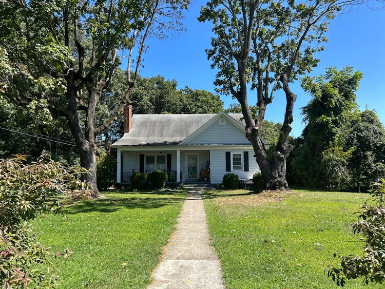 1024 Acacia Avenue Clifton Forge, VA 24422, Alleghany County