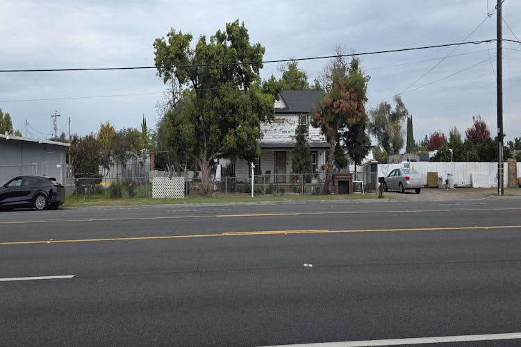 2306 W F St Oakdale, CA 95361, Stanislaus County