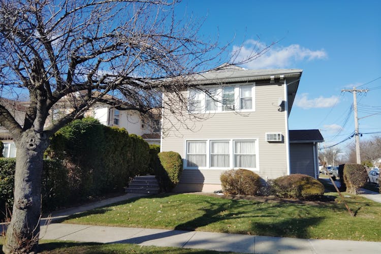 20921 Hollis Ave Aka 209-21 Hollis Ave Queens Village, NY 11429, Queens County