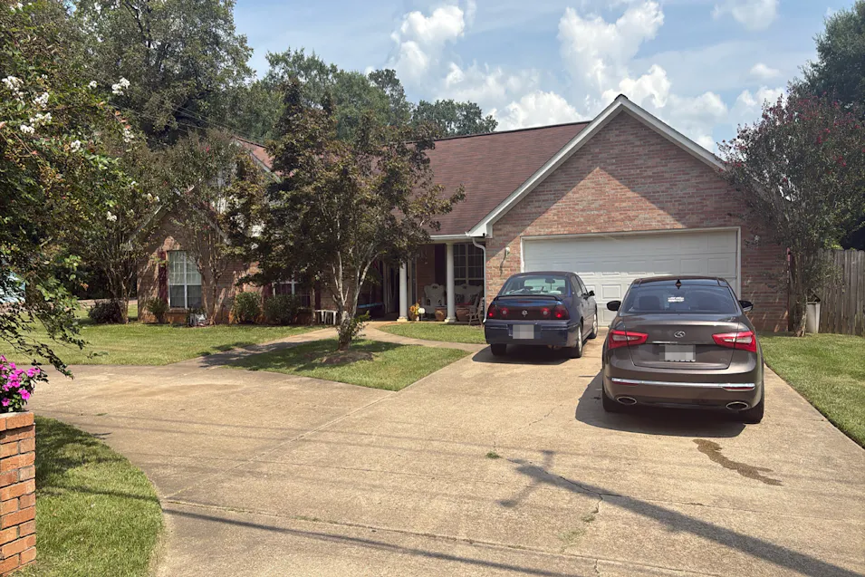 2706 10th Avenue Meridian, MS 39305, Lauderdale County