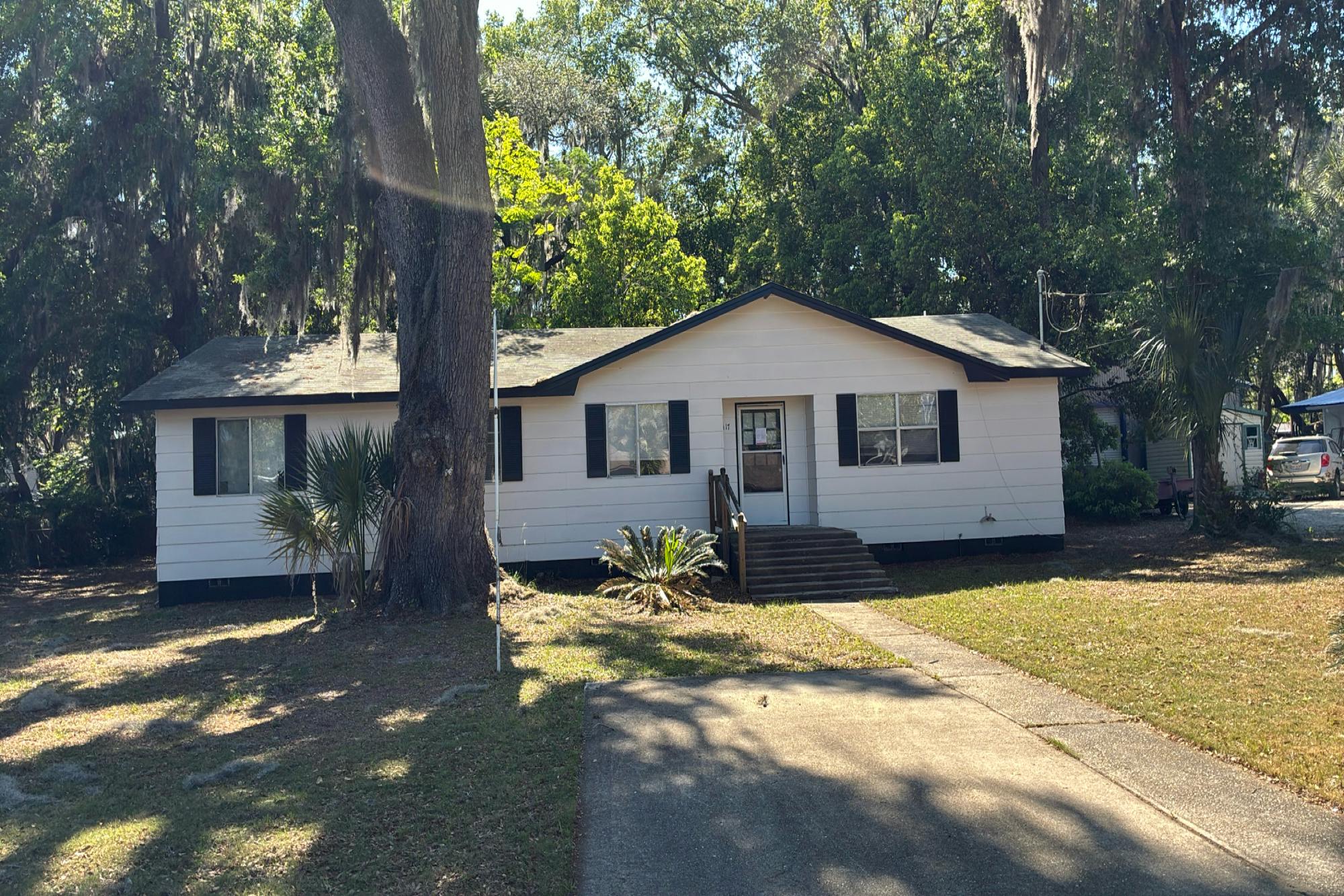 Pine Ave, Green Cove Springs, FL 32043