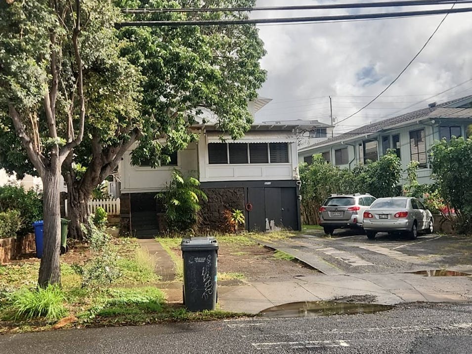 2212 Wilder Ave Honolulu, HI 96822, Honolulu County