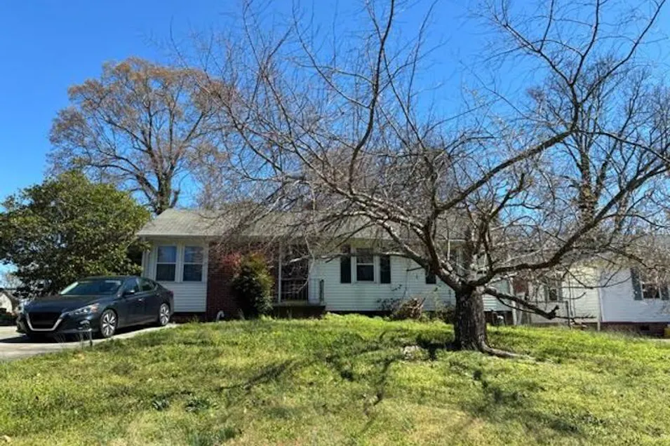 111 Williamsburg Dr Greenville, SC 29605, Greenville County