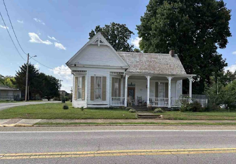 401 Cumberland St Cowan, TN 37318, Franklin County