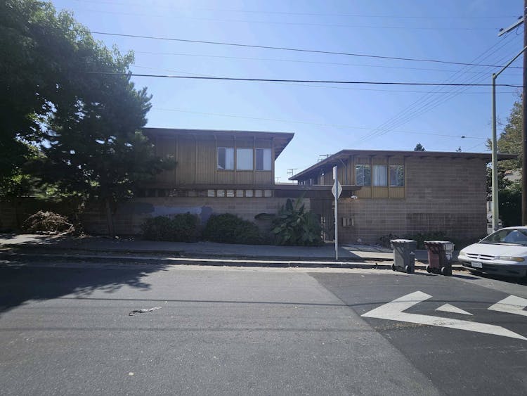 1101 E 21st St Oakland, CA 94606, Alameda County