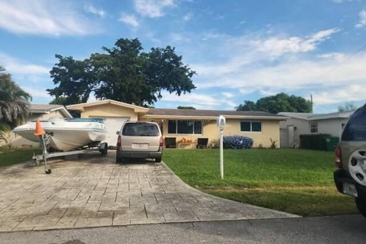 8701 NW 16th St Pembroke Pines, FL 33024, Broward County