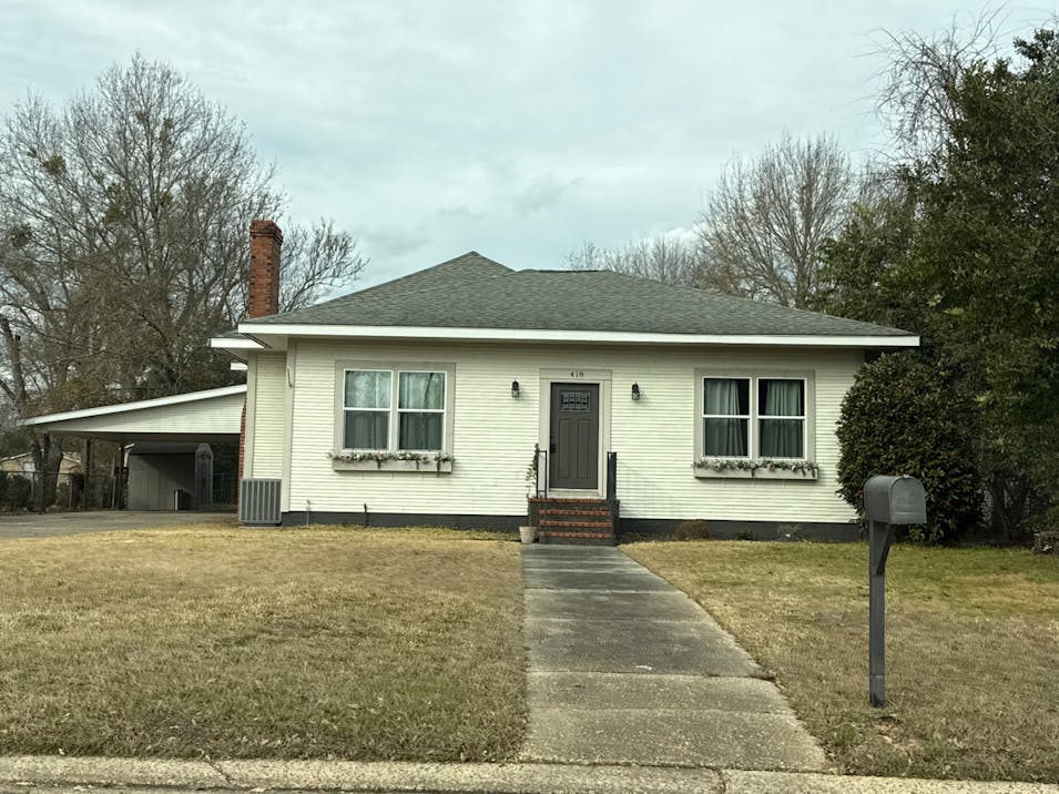 418bilbo St Deridder, LA 70634, Beauregard County