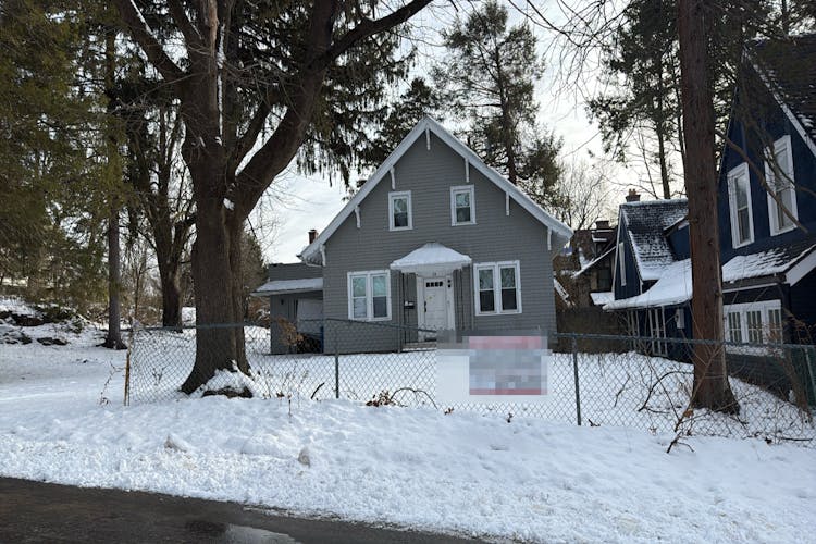 28 Trowbridge St Waterbury, CT 06710, New Haven County