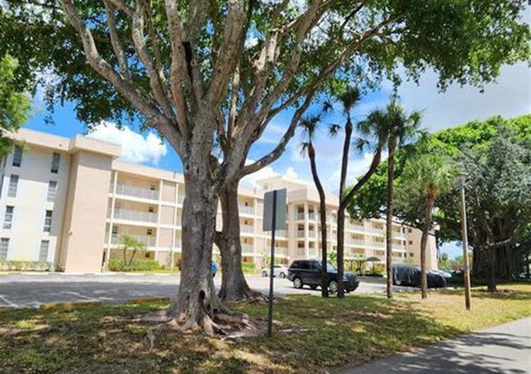 2601 S Course Dr Apt 308 Pompano Beach, FL 33069, Broward County