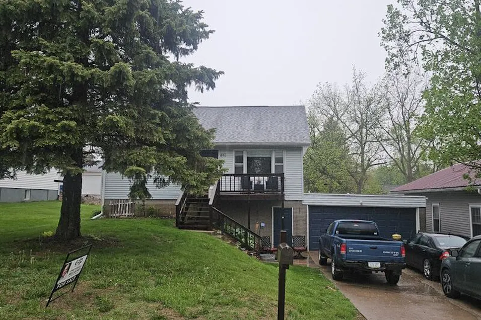872 5th Ave N Clinton, IA 52732, Clinton County